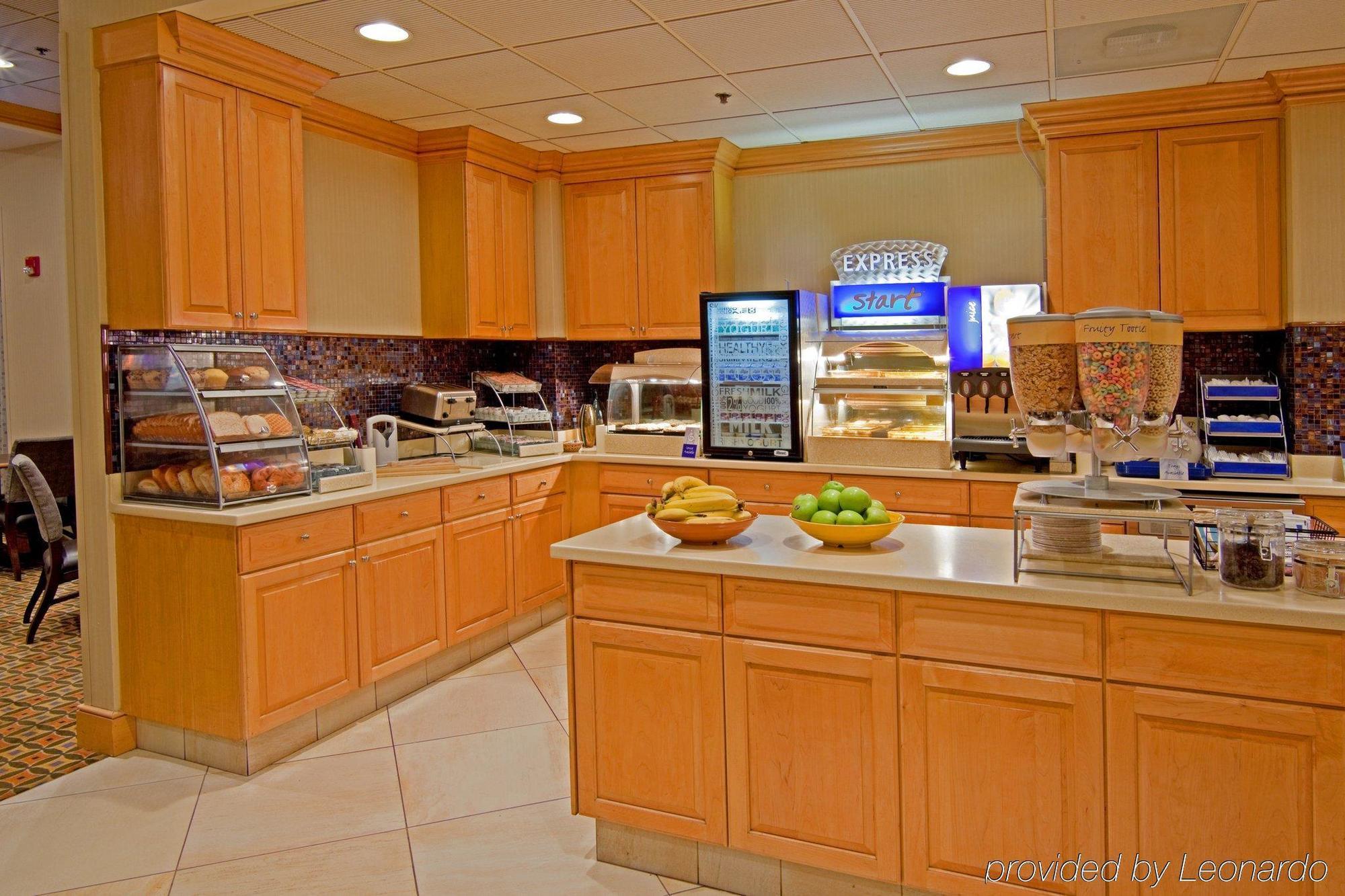 Hampton Albany-western Ave/university Area, Ny 3*