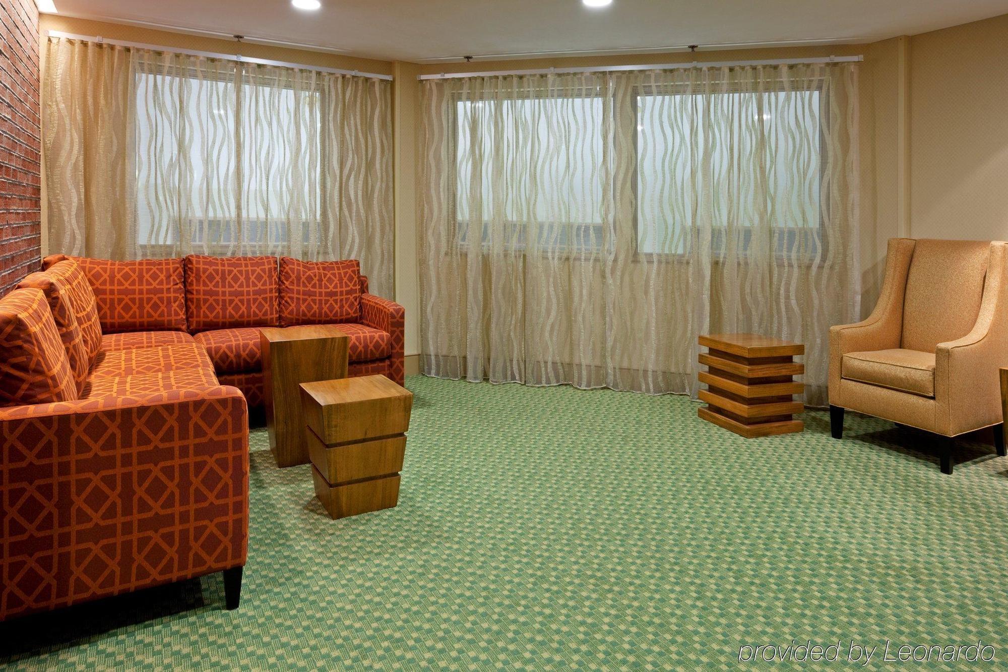 Hampton Albany-western Ave/university Area, Ny 3*